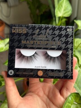 KISS Lash Couture Masterpiece Avant-Garde Eyelashes